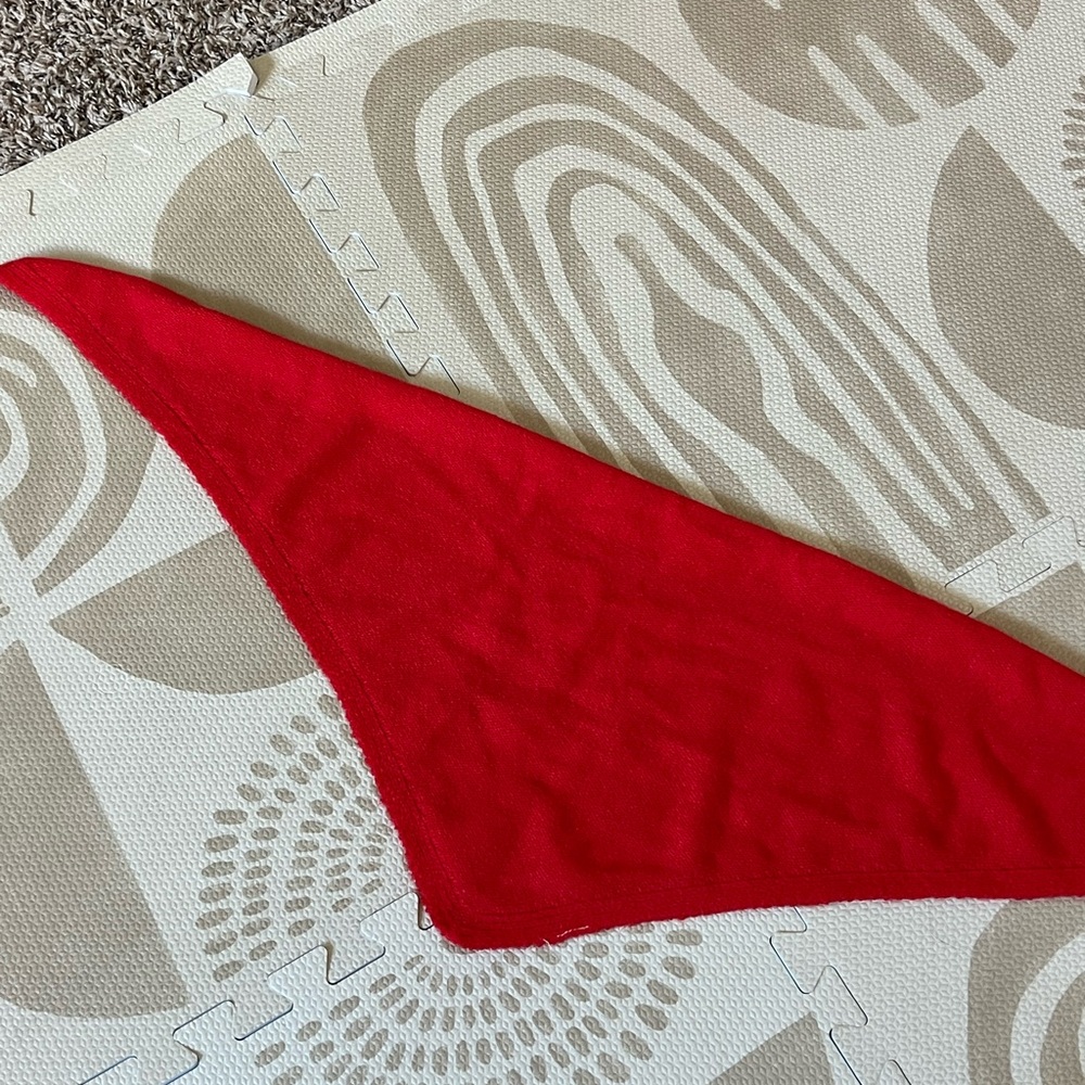 Vibrant triangle neck Red Scarf